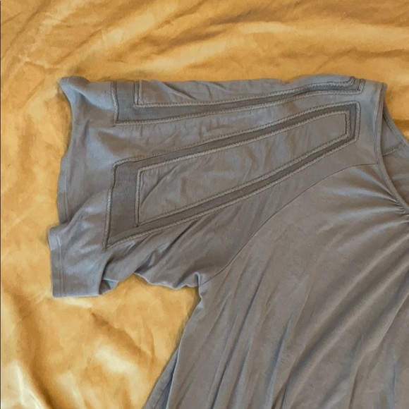 Gray top with embellished sleeves - Picture 4 of 6